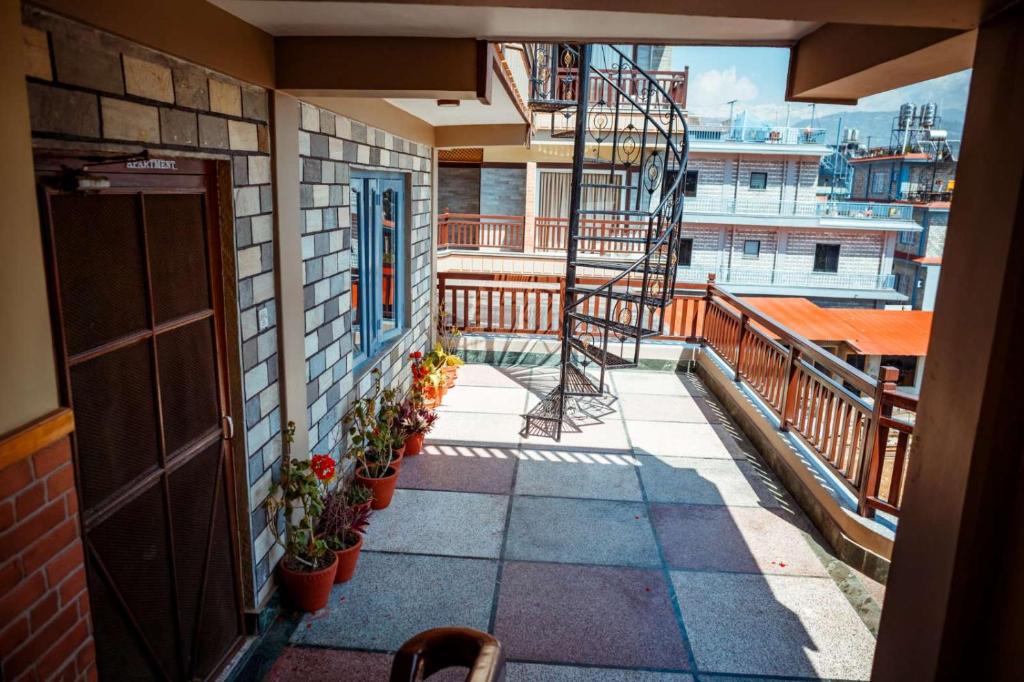 Apartment with Garden View